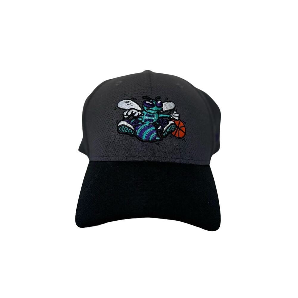Women’s Med/Large Charlotte Hornets NBA New Era 39Thirty Hardwood Classics Hat